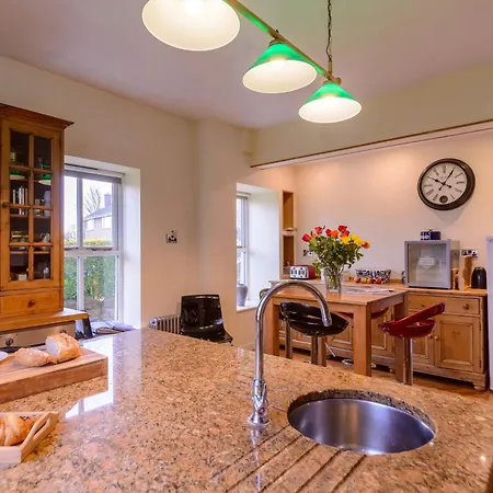 度假居 6 Bed In Richmond 6mls 52779